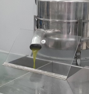 7. oil coming out of 2nd centrifuge - Copia